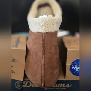 Dearfoams Tan Slippers with Cream Fleece